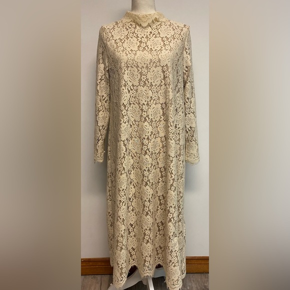 Dainty Jewells Elegant Cream Lace Dress Size M - Picture 3 of 12